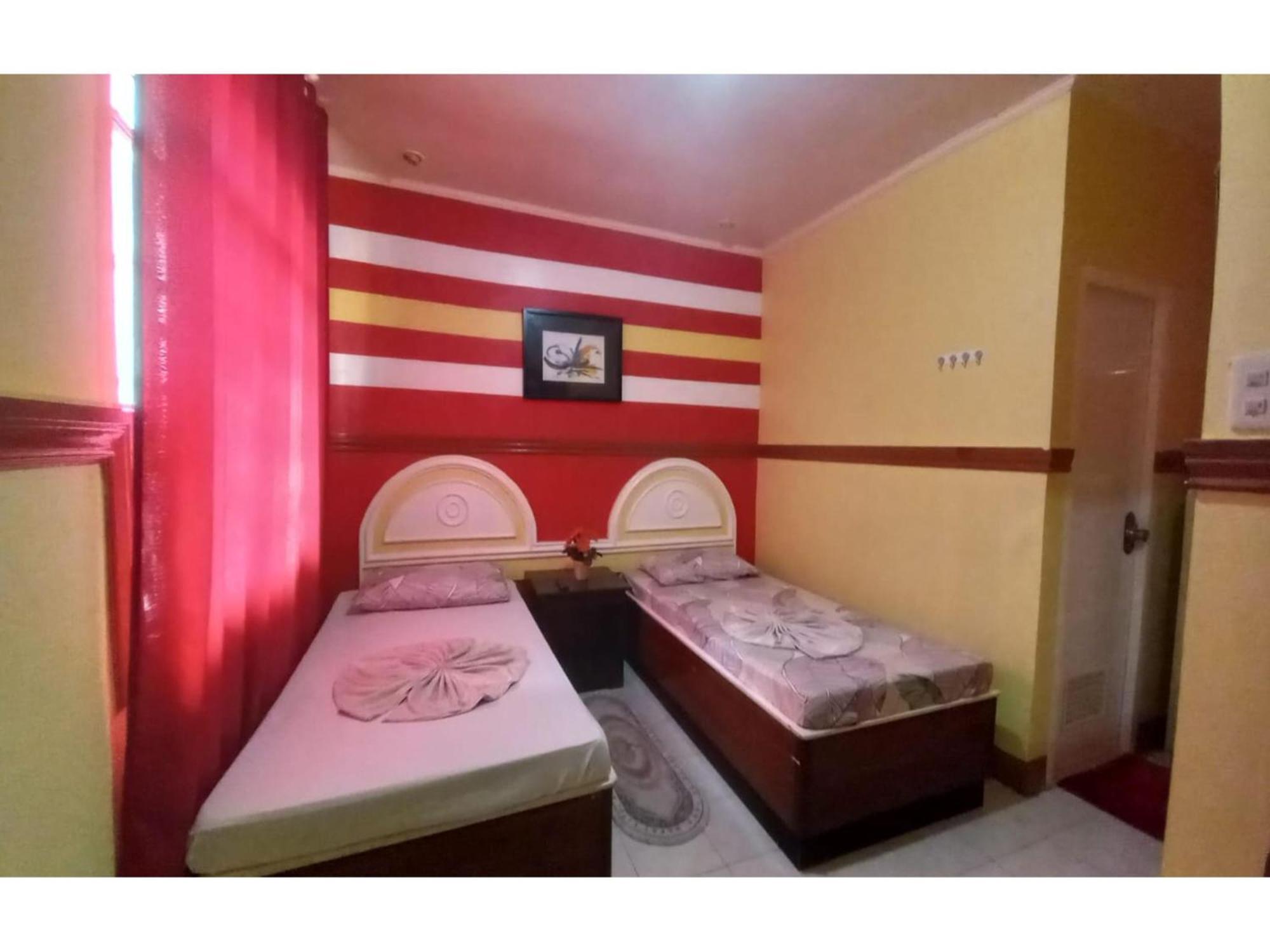 Oyo 1048 Jomckayl Apartelle Naga  Luaran gambar