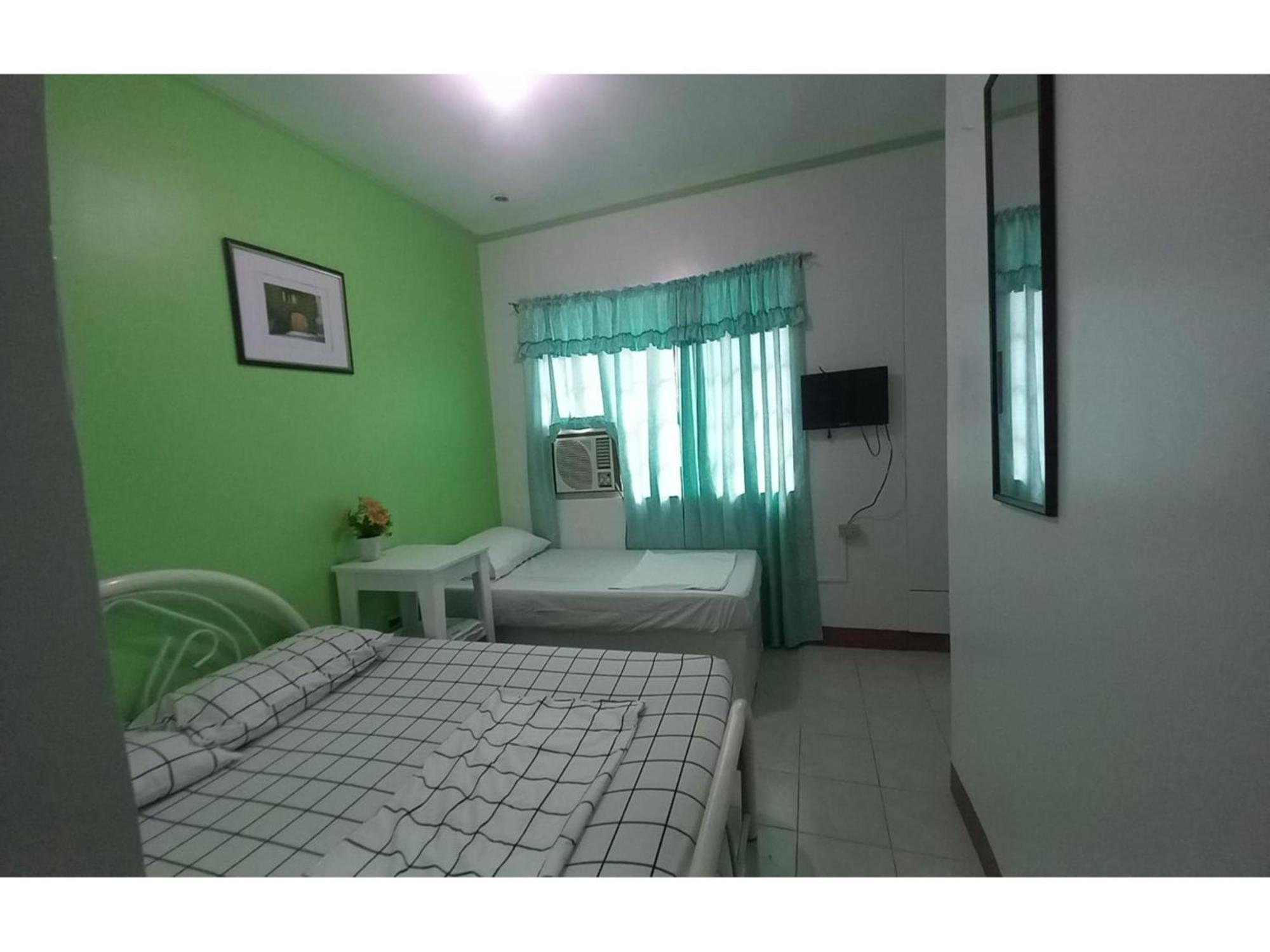 Oyo 1048 Jomckayl Apartelle Naga  Luaran gambar